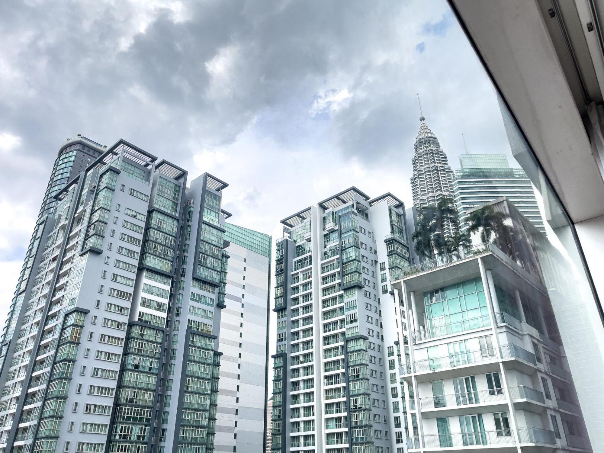 Soho Suites Klcc By Rest Куала-Лумпур Екстер'єр фото