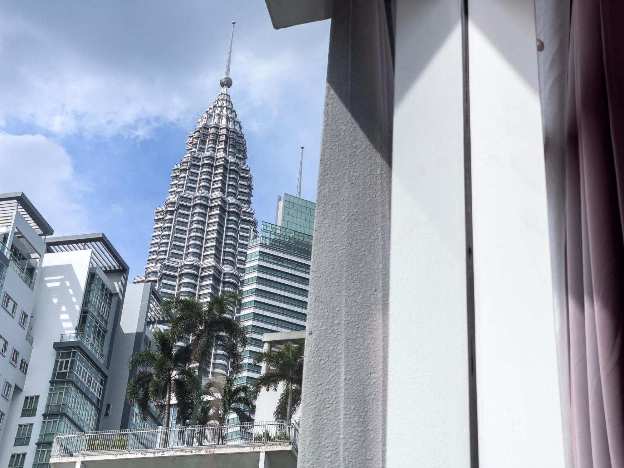 Soho Suites Klcc By Rest Куала-Лумпур Екстер'єр фото